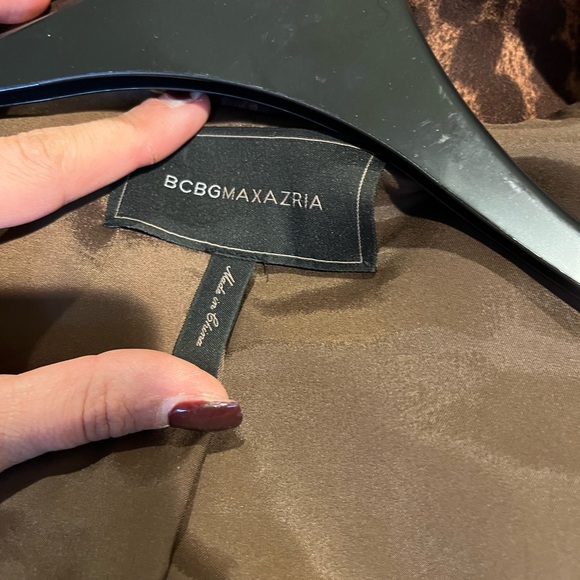 Cropped Cheetah Print blazer jacket from BCBG MAXAZRIA - Picture 2 of 5